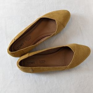 TOMS Flats